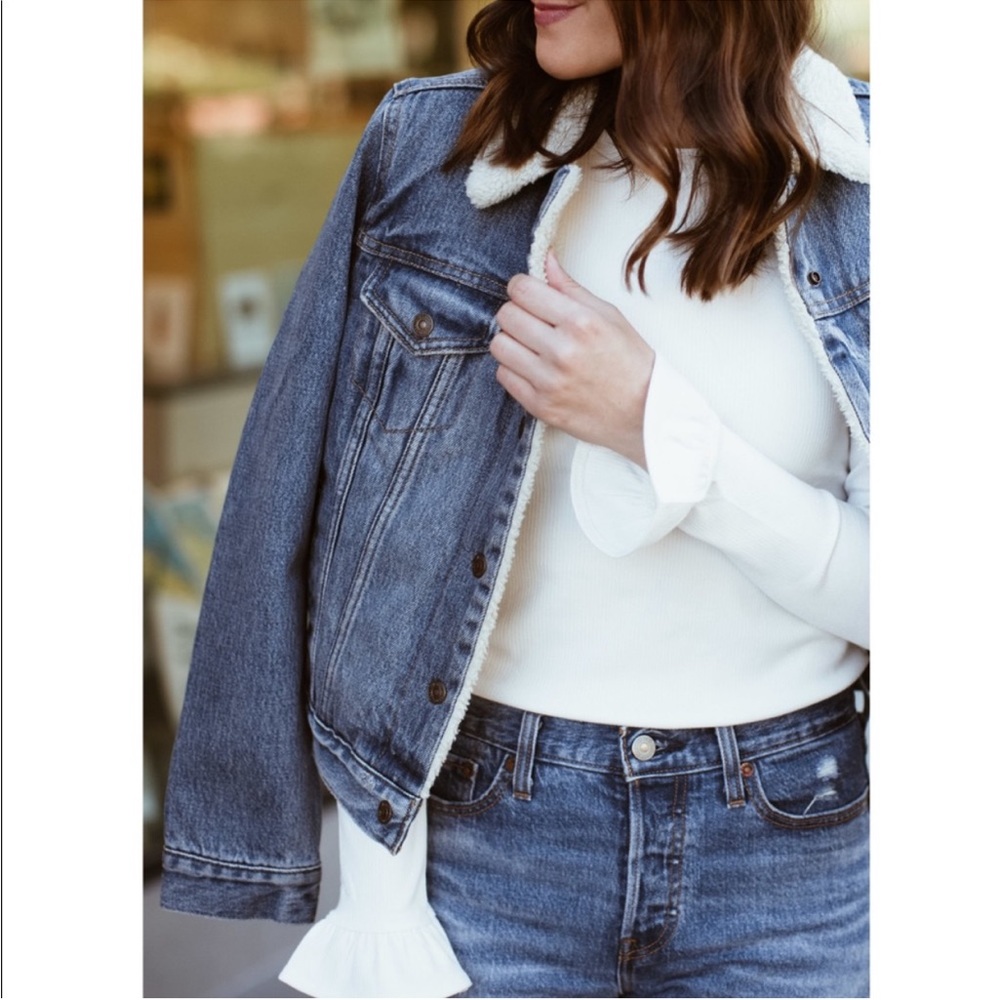 NEW Levi’s Original Sherpa Trucker Jacket - XS